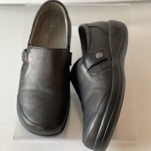 Alegria Women's Black Leather Clogs Mule Slip-On Comfort Shoes, Sz 37(US 7)